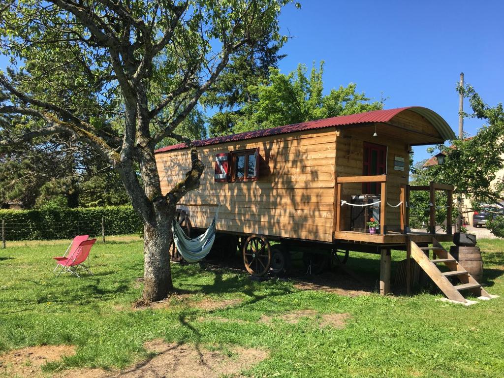 LA ROULOTTE DES AMISH & Bain Nordique à Remous Jacuzzi 5