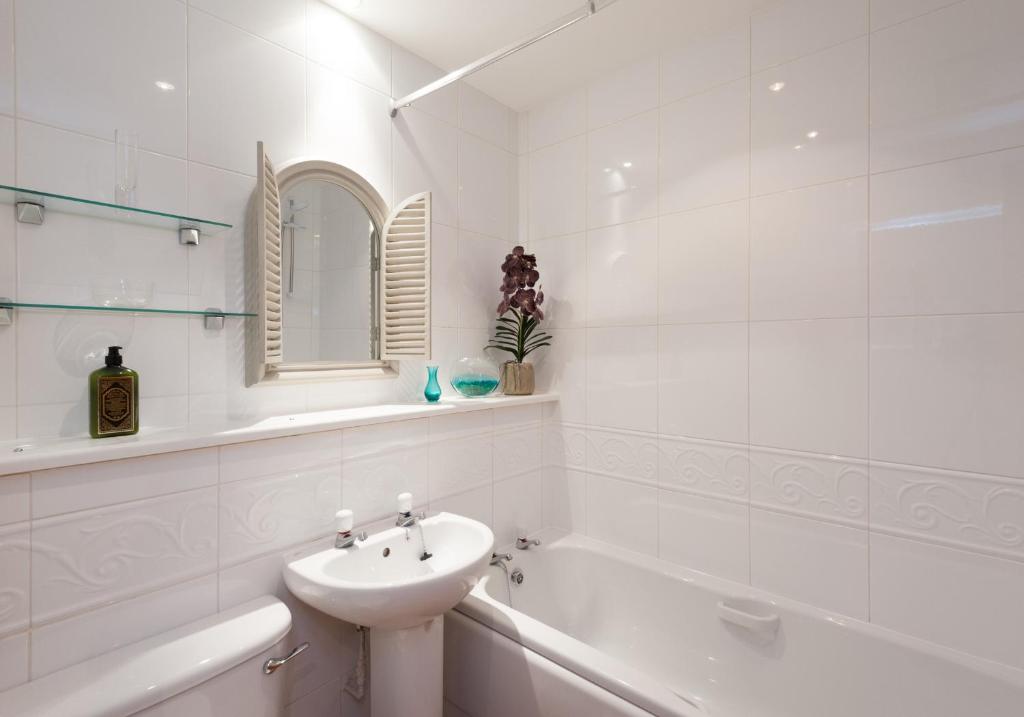 The Botanist Apartment Edinburgh Old Town 2 Bedroom Lift Parking 8