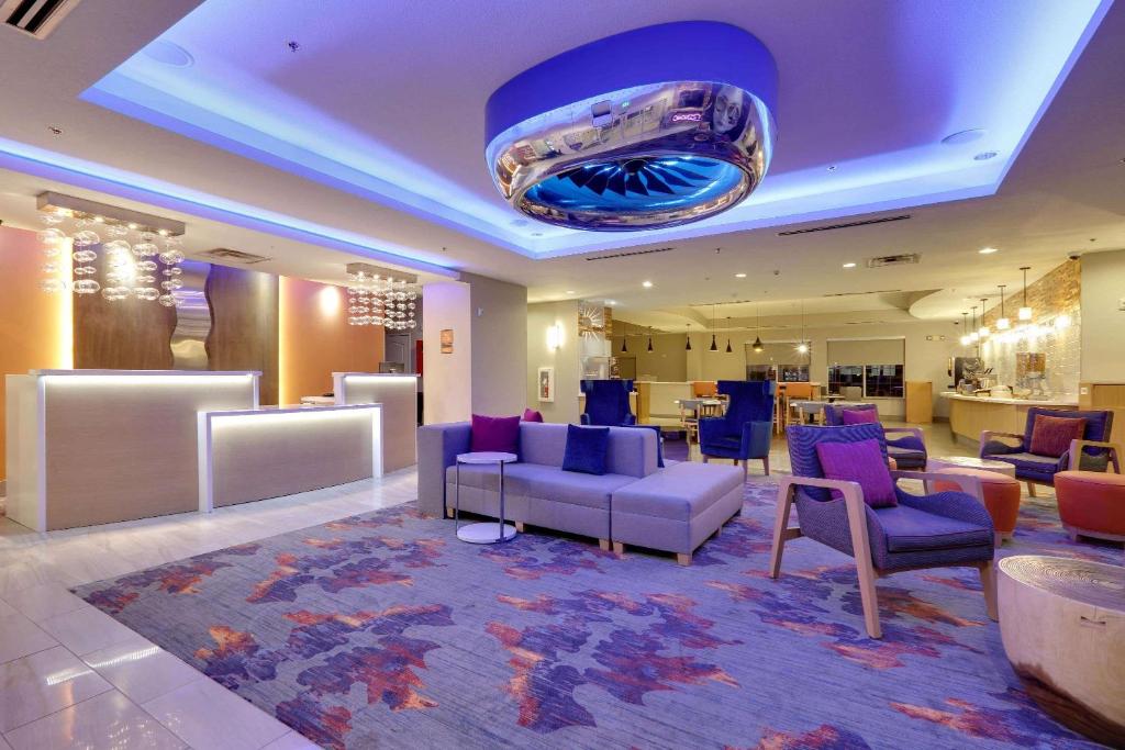 La Quinta by Wyndham Dallas Love Field Image