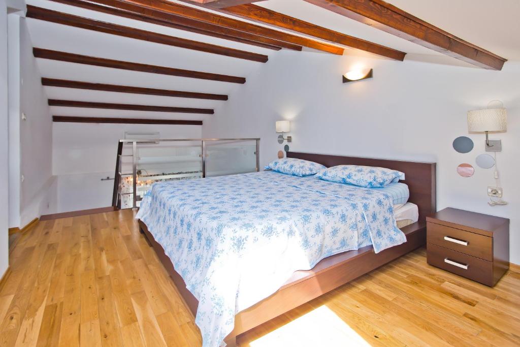 Luxury Bellavista Amazing sea Holidays with Private Beach & Parking 6