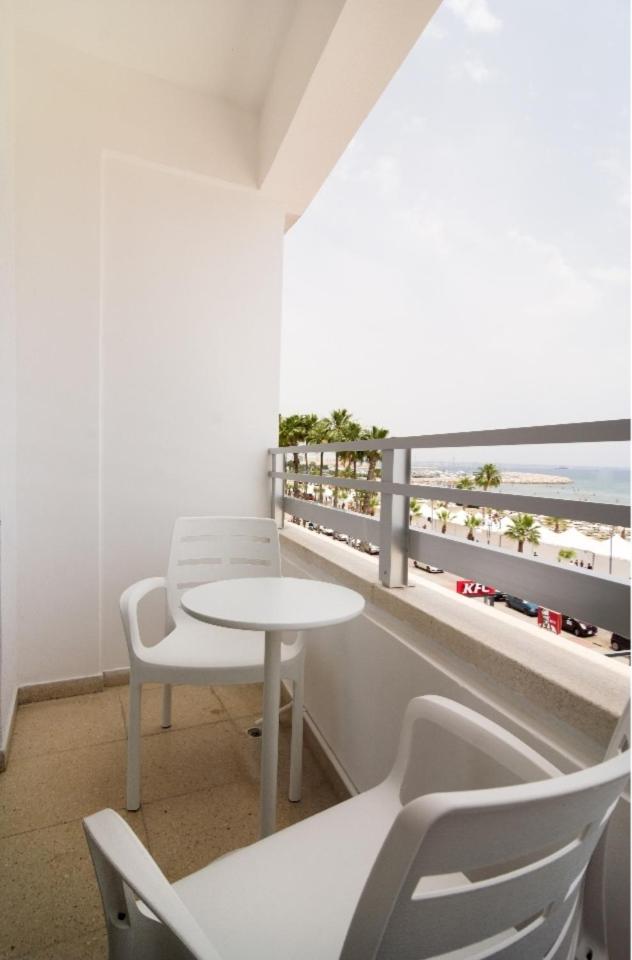 Larnaka Seaview Luxury Suites 5