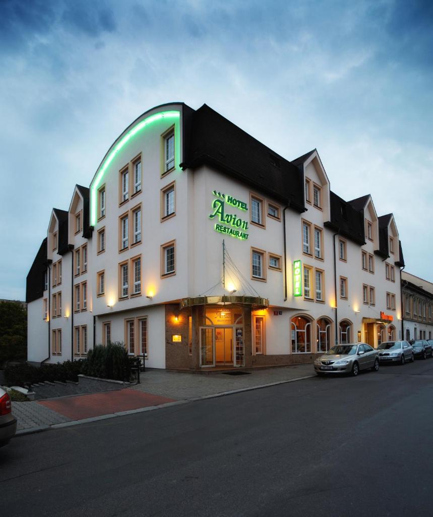 Hotel Avion Image