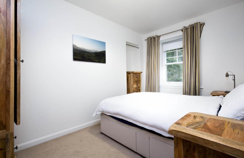 Trinity Lodge - Home with Private Garden and Parking 2