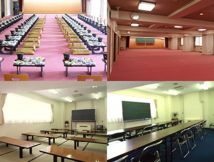 Cette grande chambre dispose de tables, de chaises et d'un écran. dans l'établissement Kidoike Onsen Hotel, à Yamanouchi