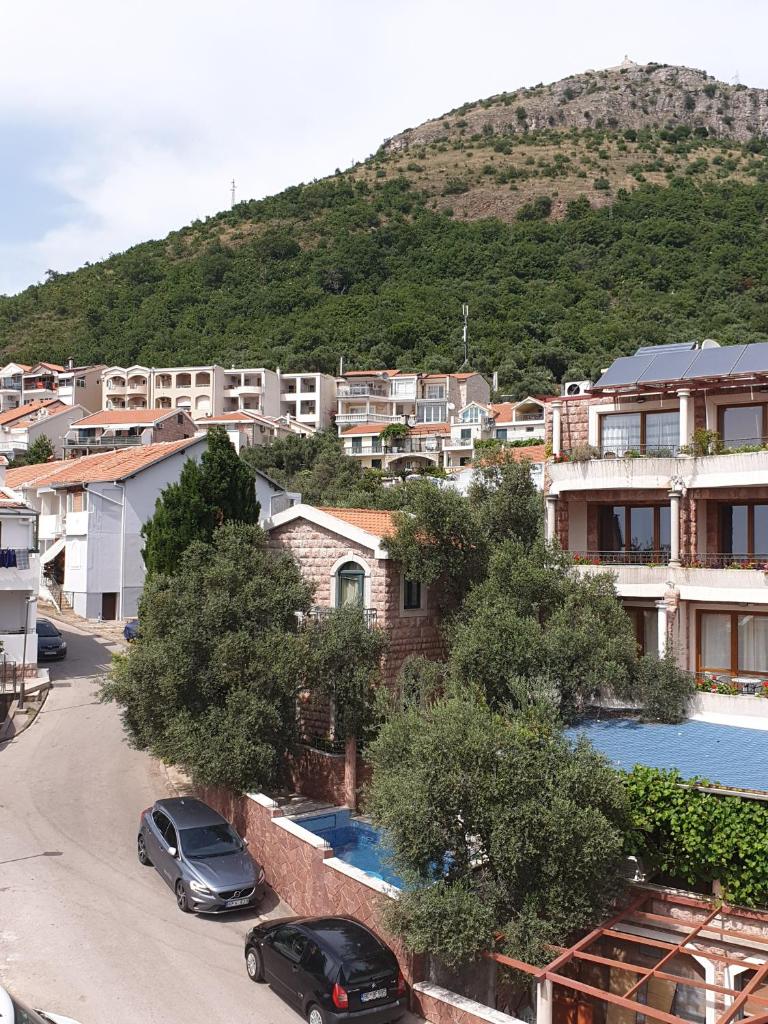 Zoro Apartments 5