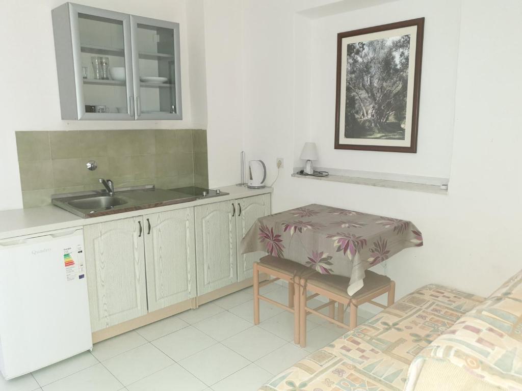 Zoro Apartments 3