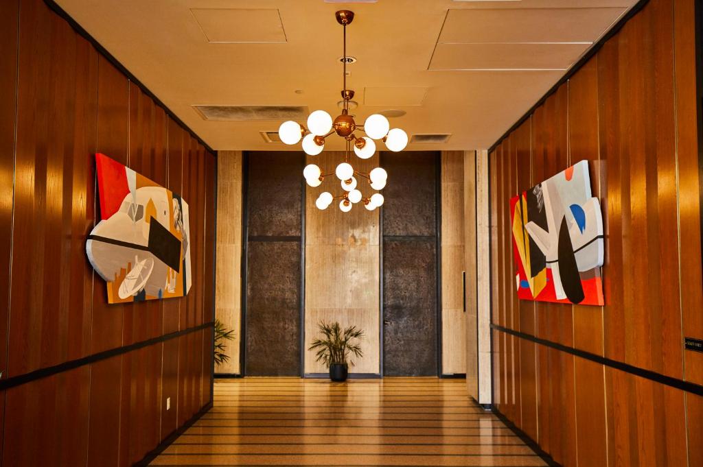 Fairlane Hotel Nashville, by Oliver Image