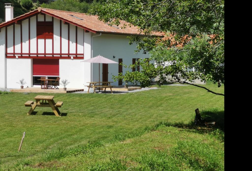 Camp Basque // Maison Erribera // Bidarray 4
