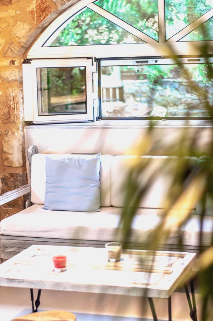 Kamares Suites 4