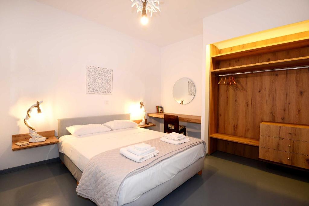 Lalari Beach Suites 7