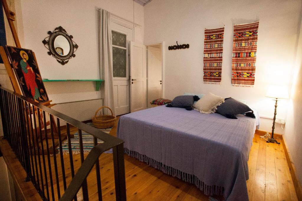 Cecilias Courtyard 7