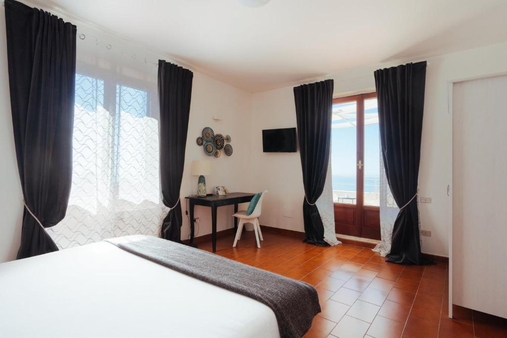 Sea View Villa in Ravello with lemon pergola, gardens and jacuzzi - Ideal for elopements 7