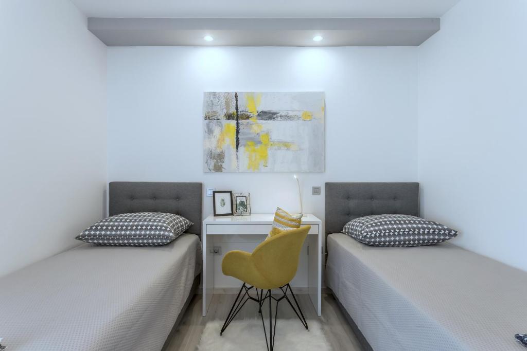 VILLA EMA KASTELA with private heated pool 8