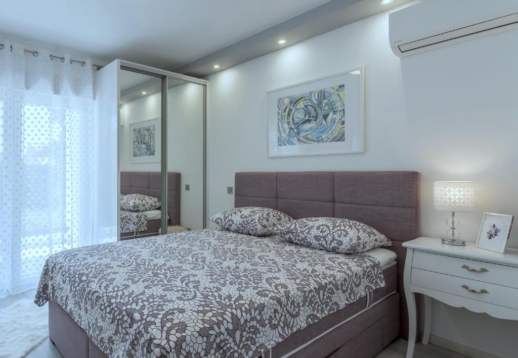 VILLA EMA KASTELA with private heated pool 2