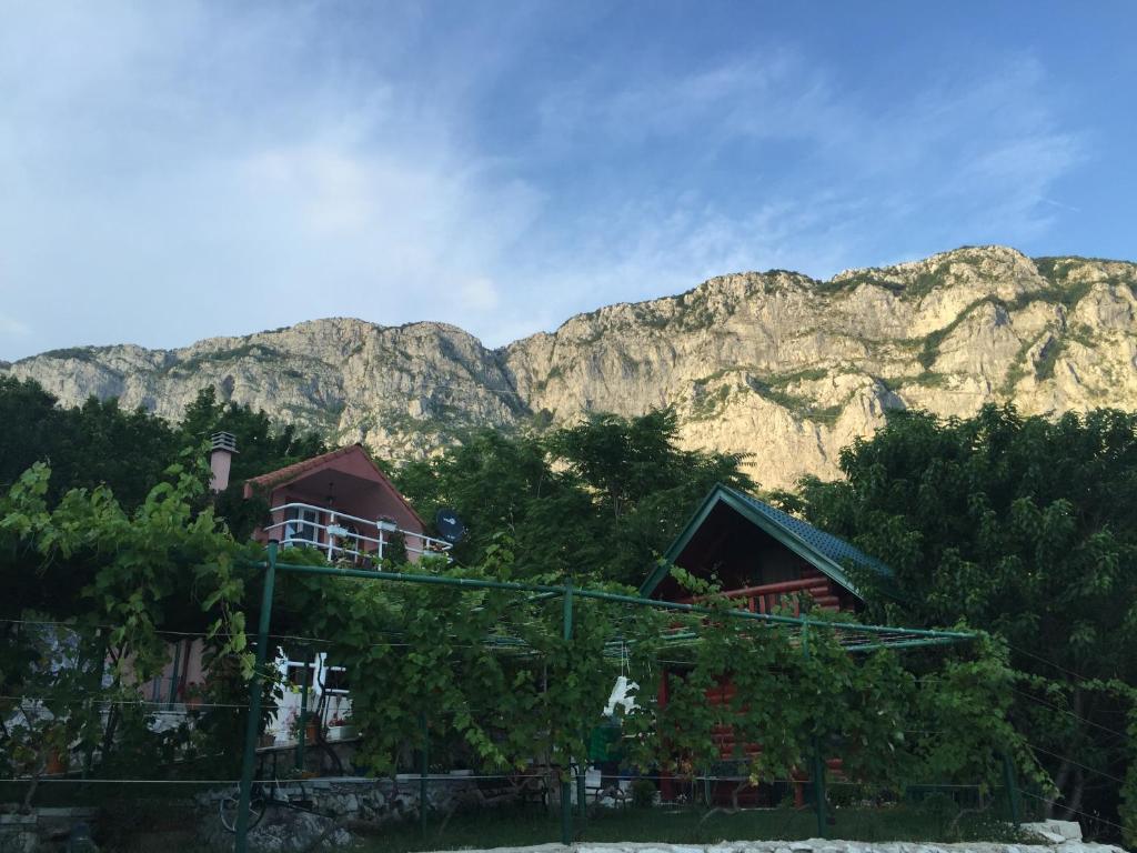 Holiday Village Ostrog 8