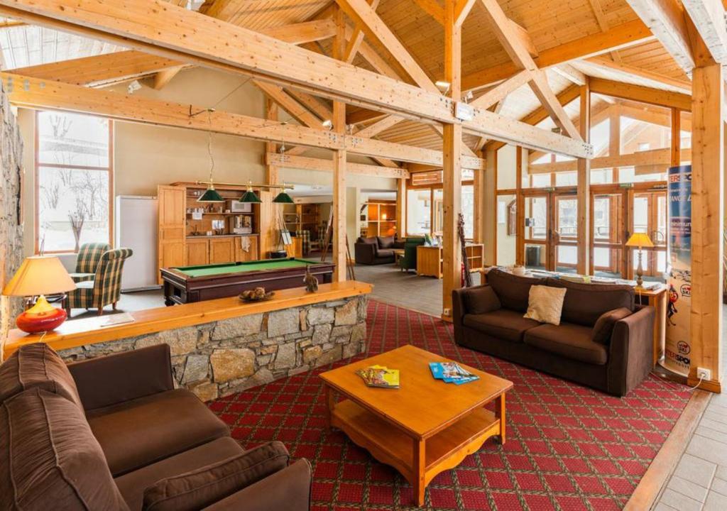 Photo de la galerie de l'établissement Résidence les chalets du Galibier Piscine Sauna Hammam WIFI, à Valloire