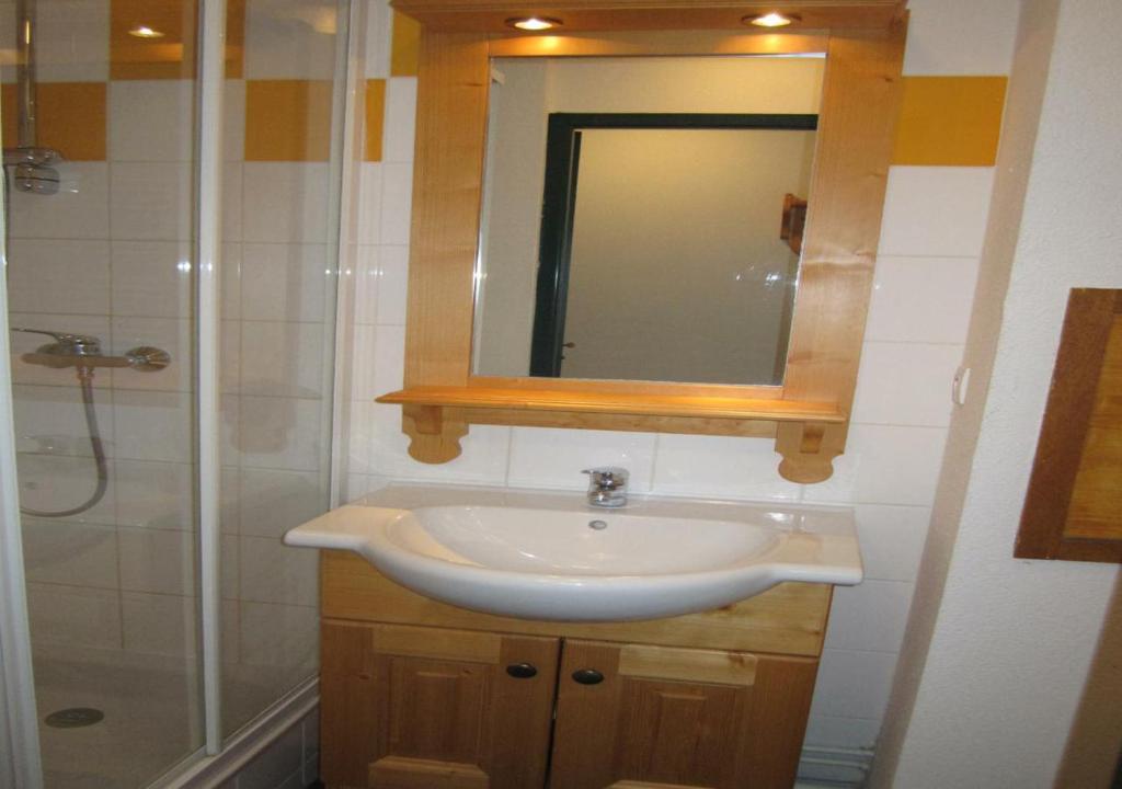 Photo de la galerie de l'établissement Résidence les chalets du Galibier Piscine Sauna Hammam WIFI, à Valloire 32 autres photos
