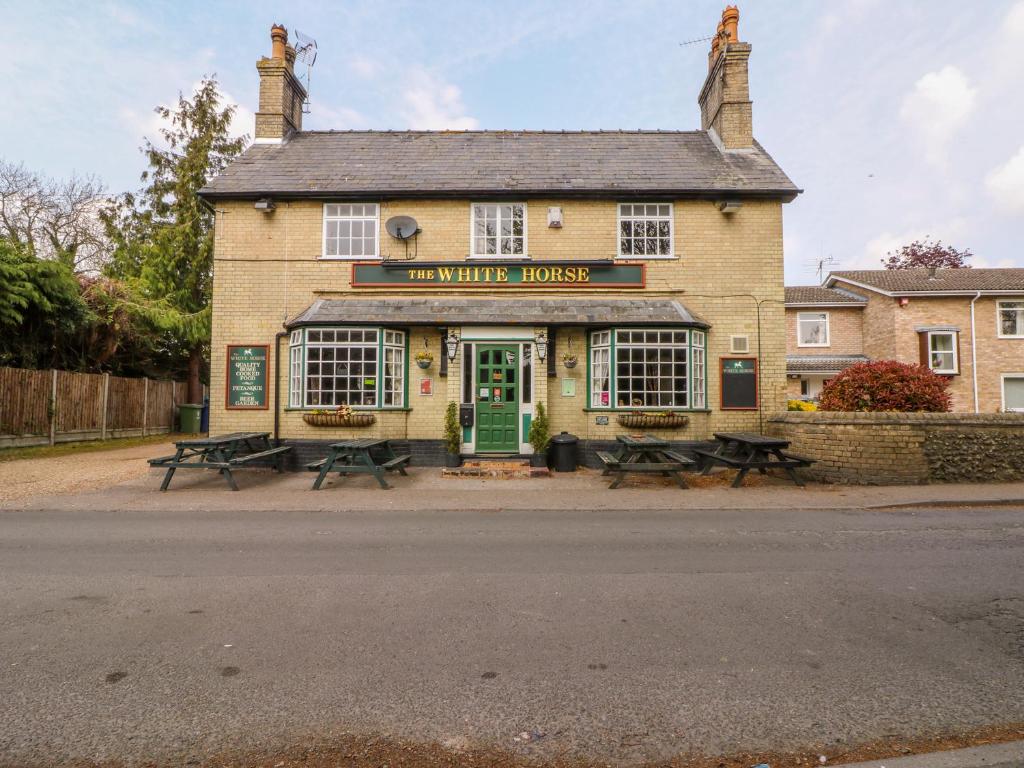 Beaumont's Cottage 8