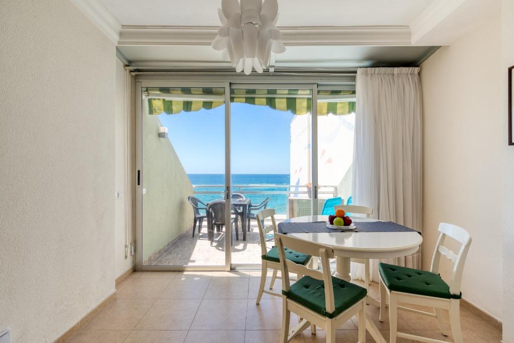 Front line with nice terrace By CanariasGetaway 4