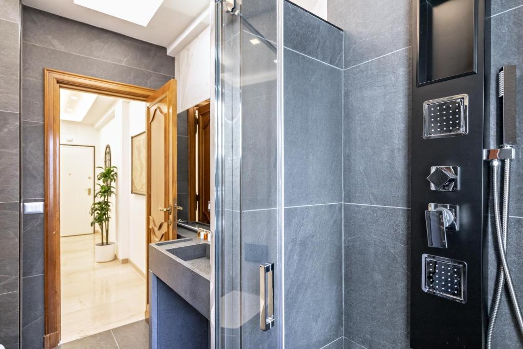 First Class Rome Apartments 3
