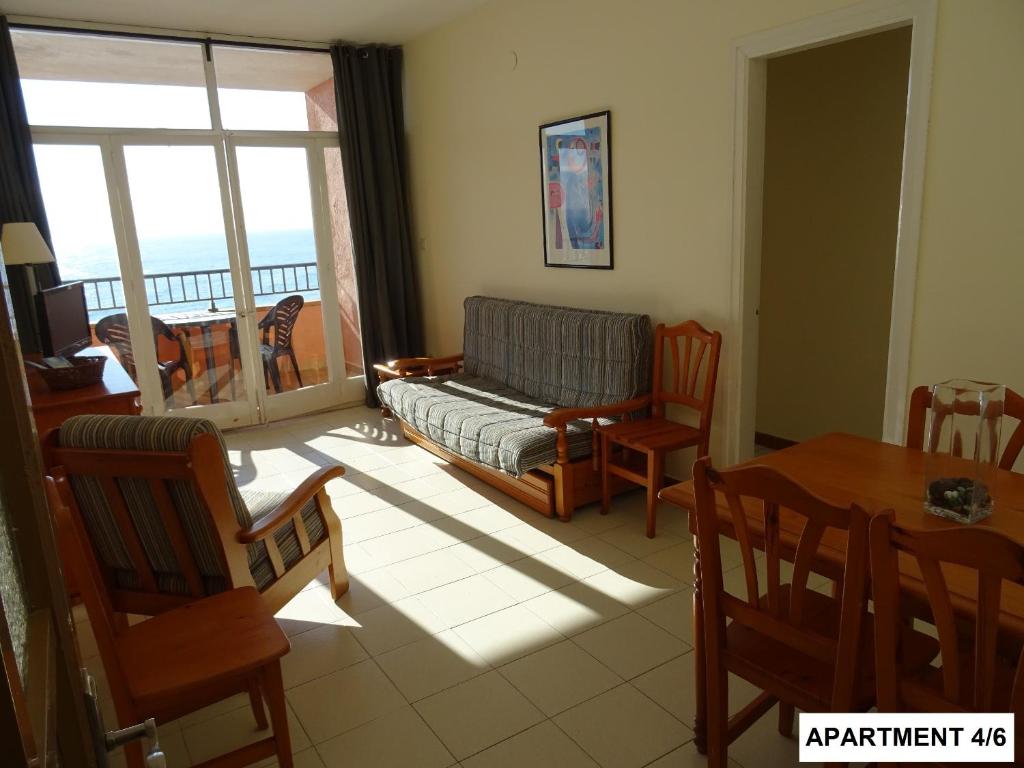 Apartamentos Elvira 4