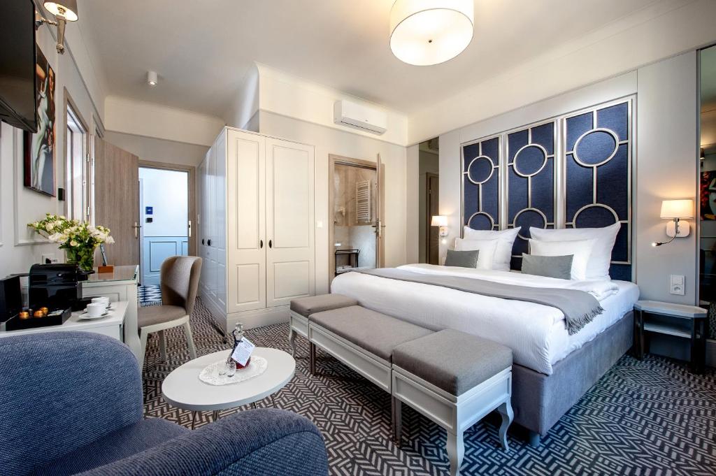 Amber Design Residence 8