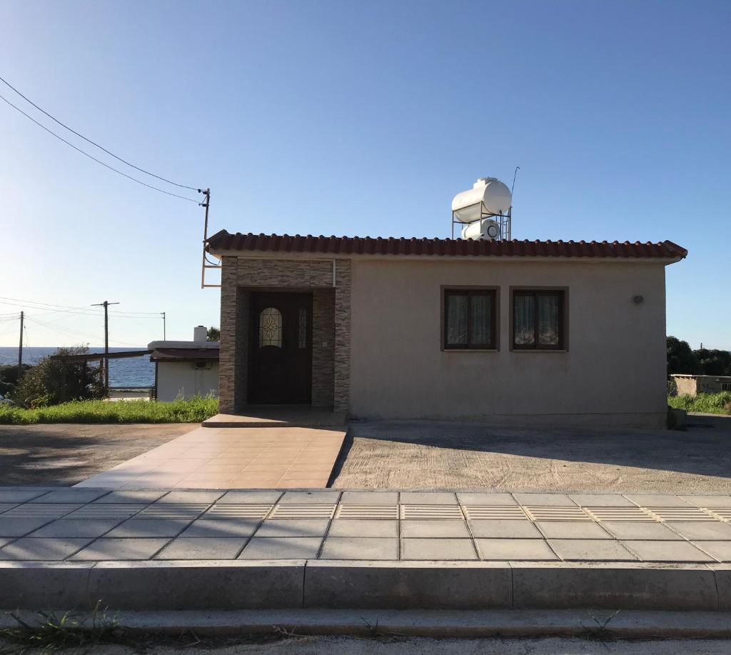 Pomos Small Sunny House 6