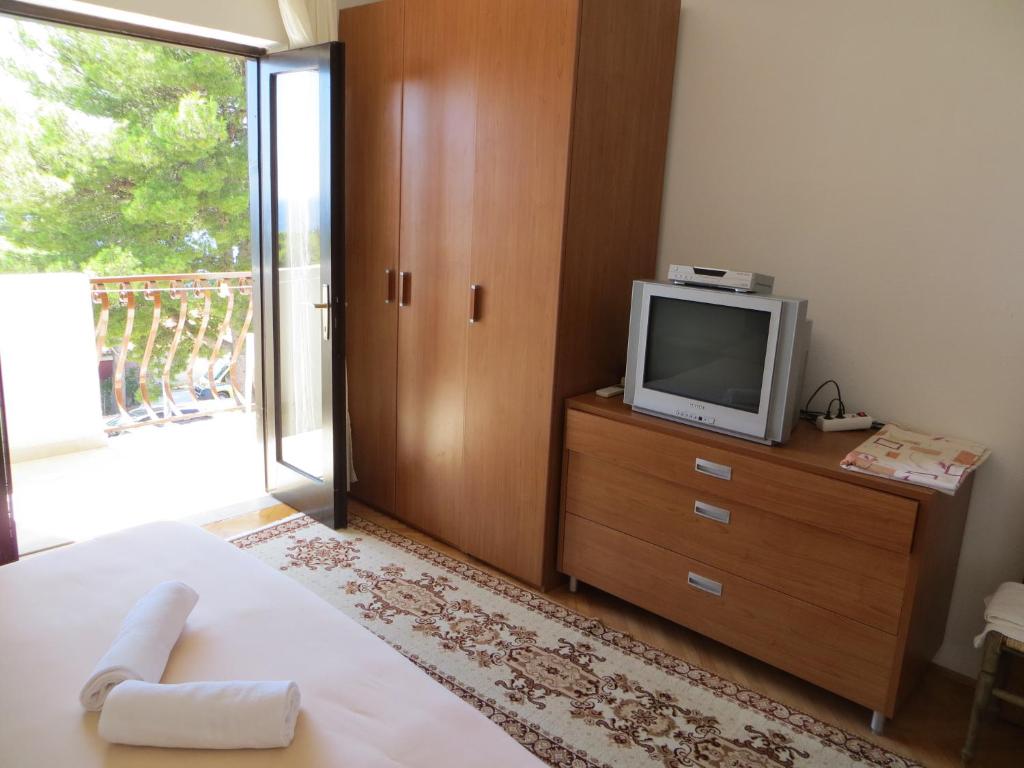 Apartments and Rooms Rogosic 5