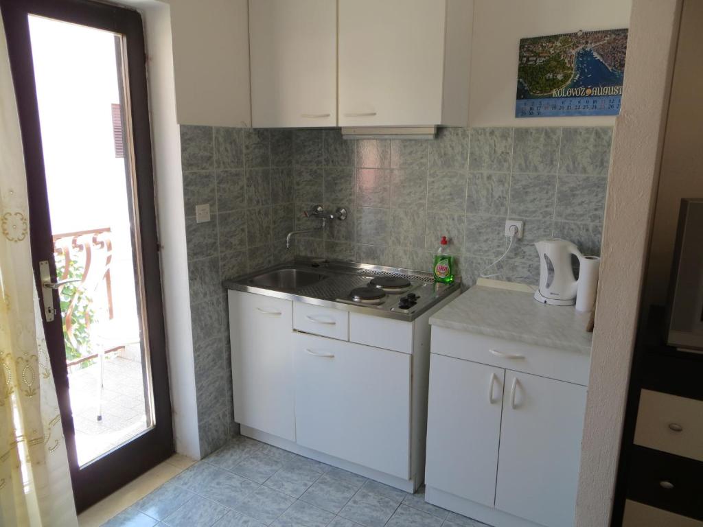 Apartments and Rooms Rogosic 8