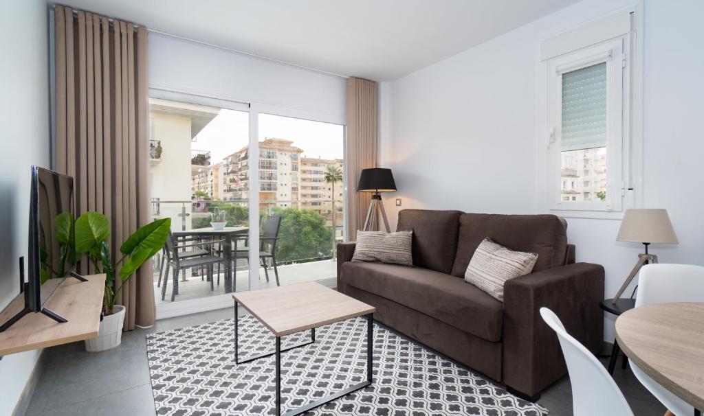 Sur Suites La Dorada, centricos soleados a pocos metros de la Playa y con Parking Opcional 7