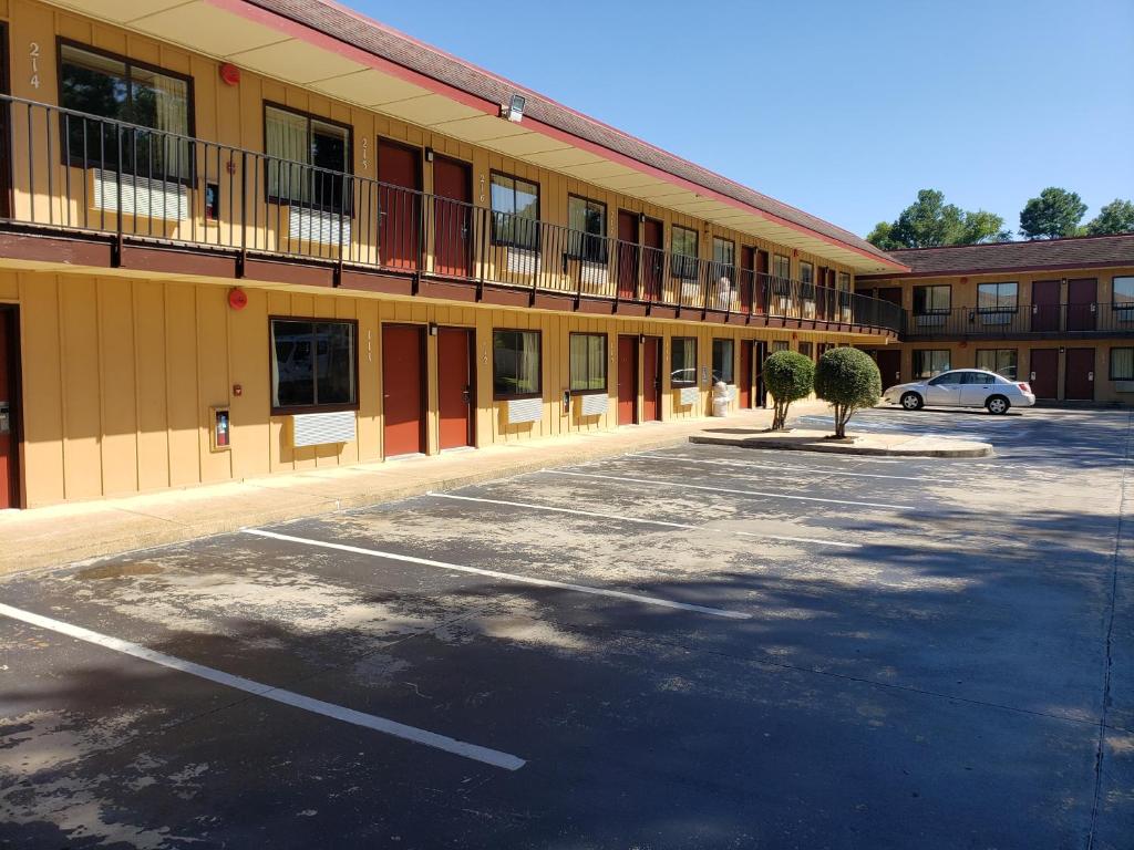 Super 7 Inn Image