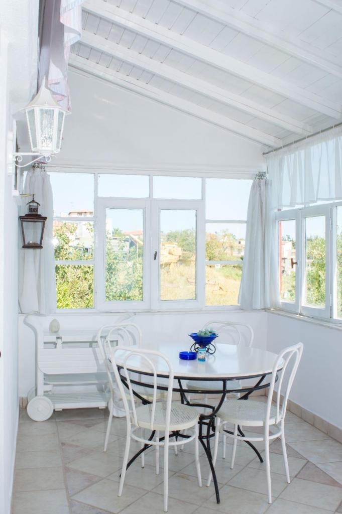 Calm Sea House 4