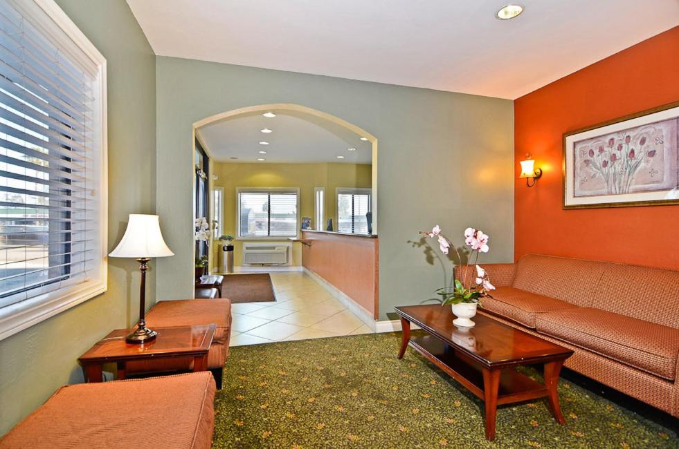 Pleasant Inn Image