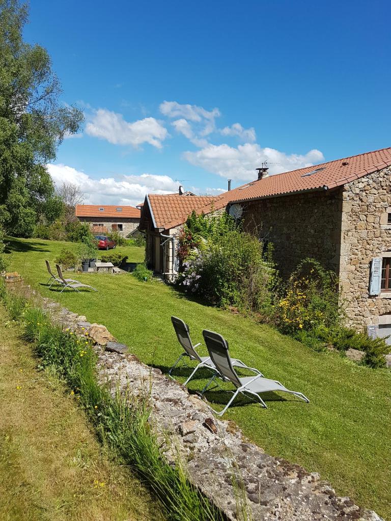 Se reconnecter à la nature au gîte 3 étoiles de Montager à Saint André de Chalencon 3