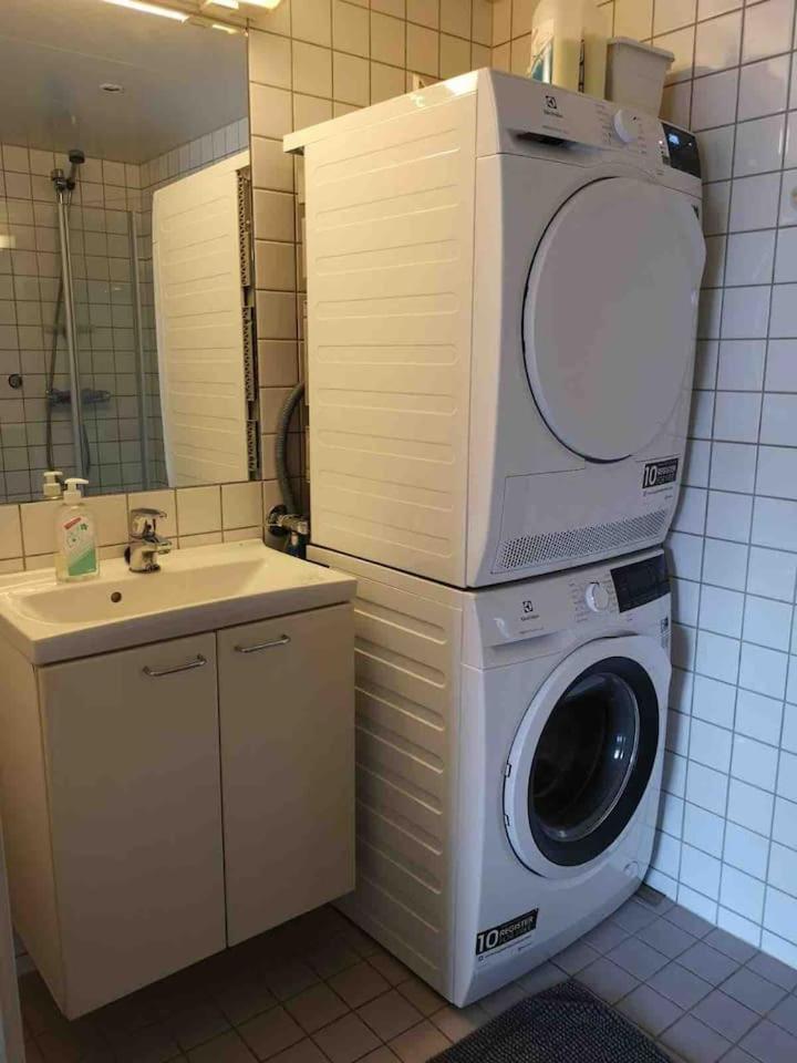 CITY CENTER OSLO BLACK AND WHITE APARTMENT 8