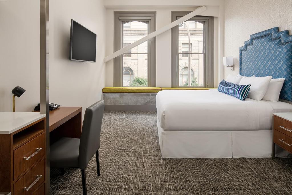 Harlow Hotel Image