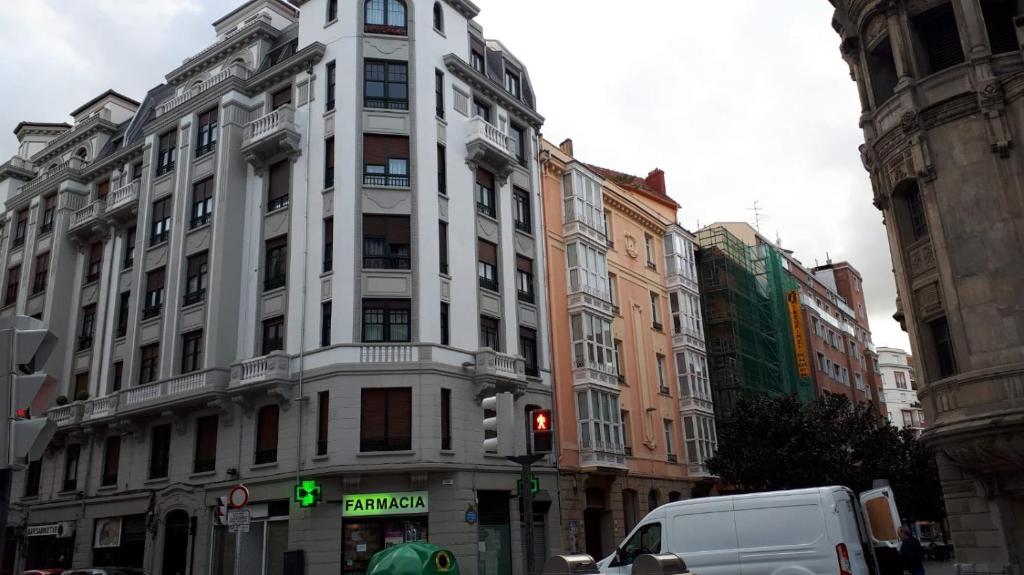 NUEVO LUJO CENTRO DE BILBAO + WIFI . PARKING 7