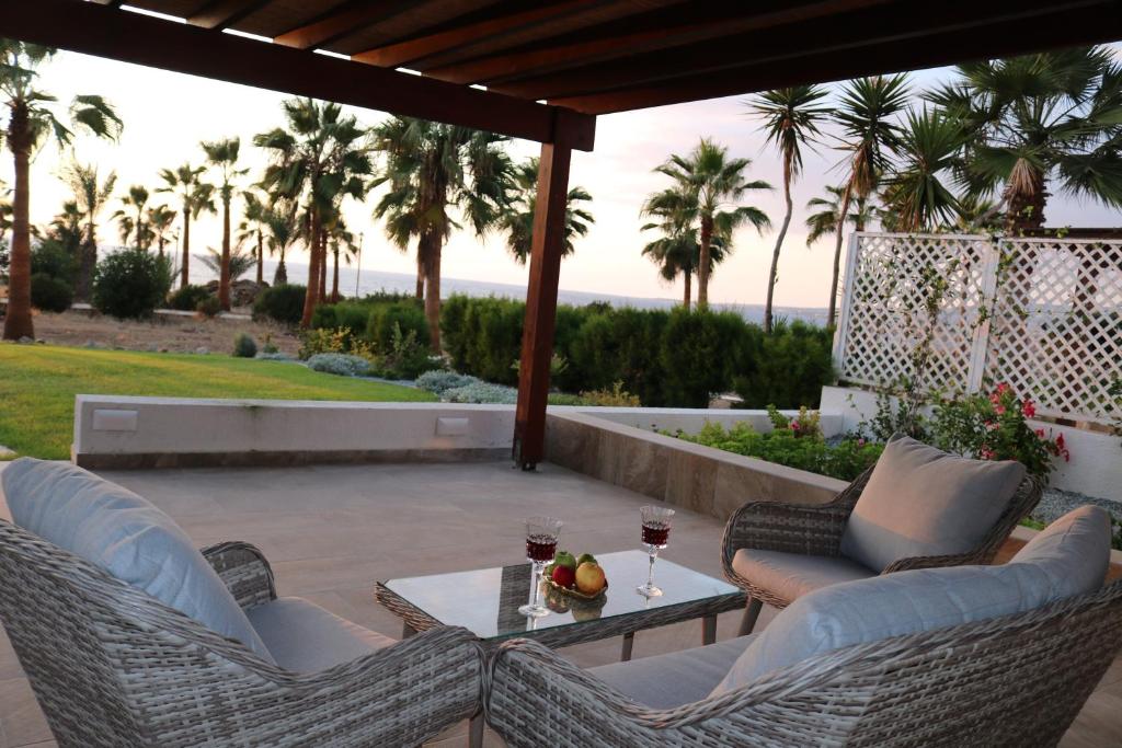 Yulya Villa By Taimoura 4