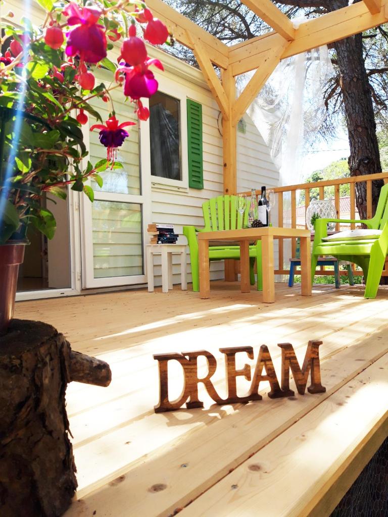 The PineForest Cabin 6