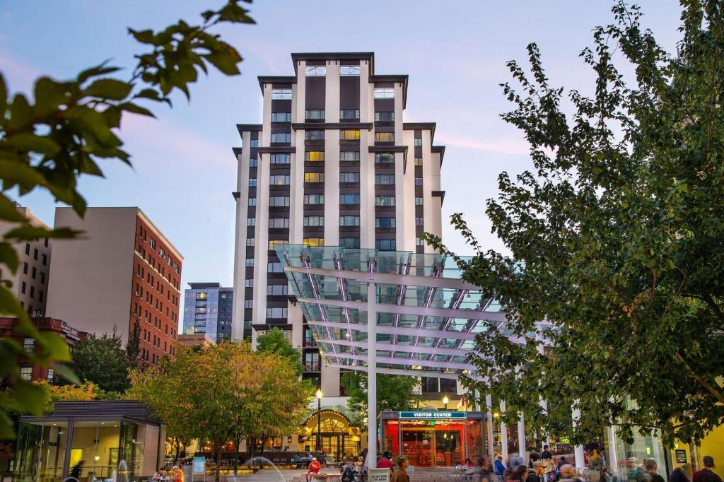The Paramount Hotel Portland Image