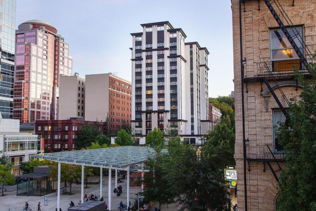 The Paramount Hotel Portland Image