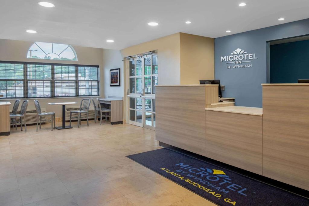 Microtel Inn & Suites by Wyndham Atlanta Buckhead Area Image