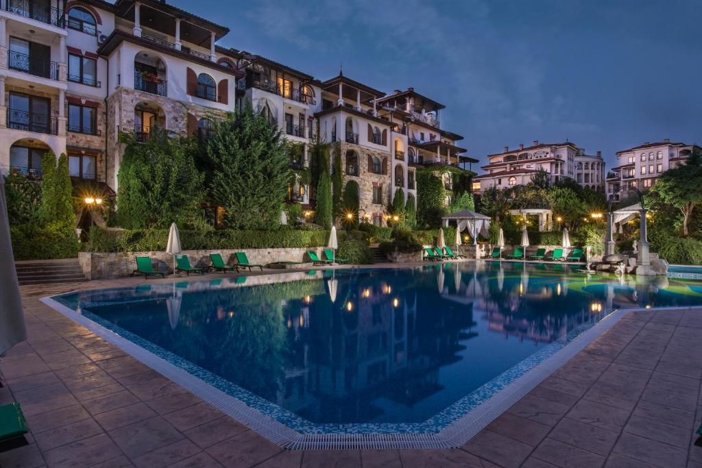 Esteban VIP Residence Club 8