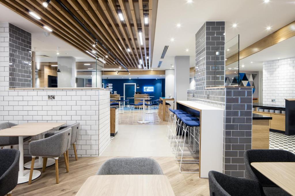 Holiday Inn Express Dublin City Centre by IHG Image