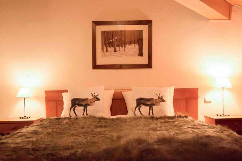 Photo de la galerie de l'établissement Huge Superior 4 Bedroom Apartment, Arc 1950, Les Arc, Spaciously Sleeps 8 to 10 over two floors, Ski In Ski Out, à Arc 1950 37 autres photos