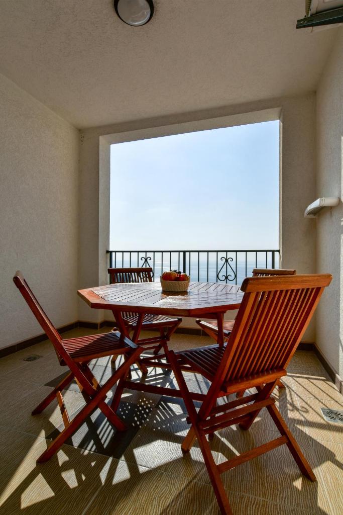 Apartments Leut 5