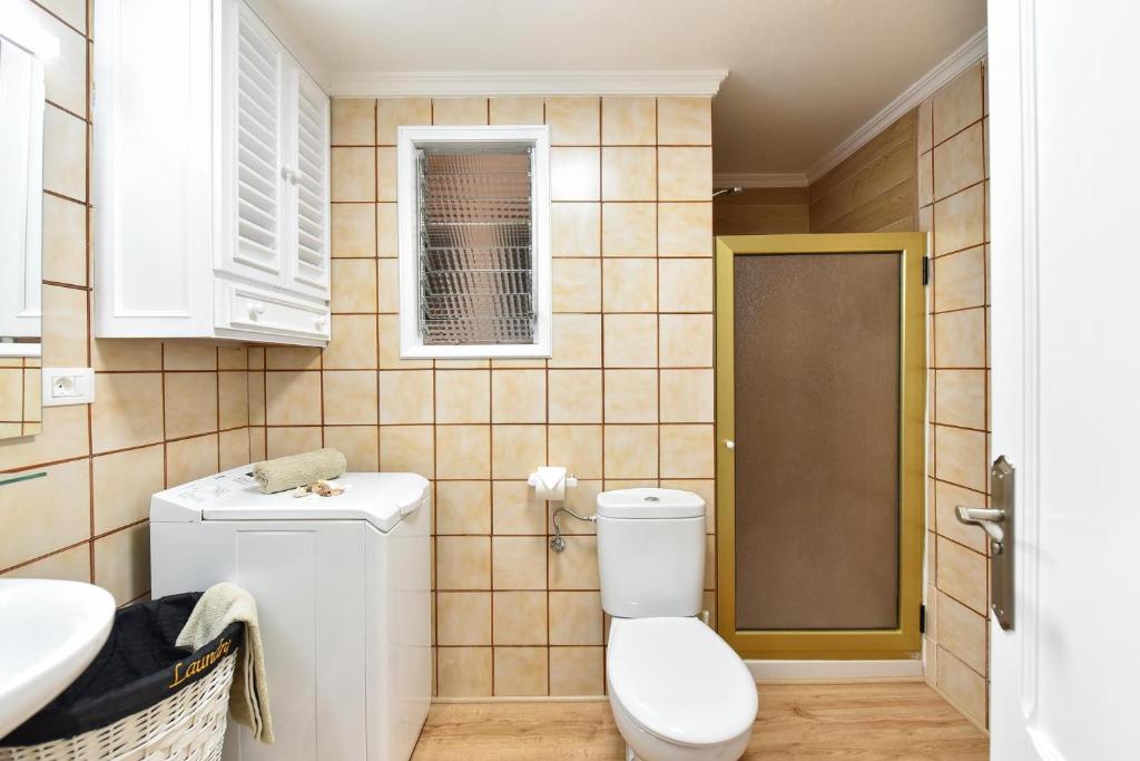 Beachfront Apartment Las Canteras LM52YY by VillaGranCanaria 8