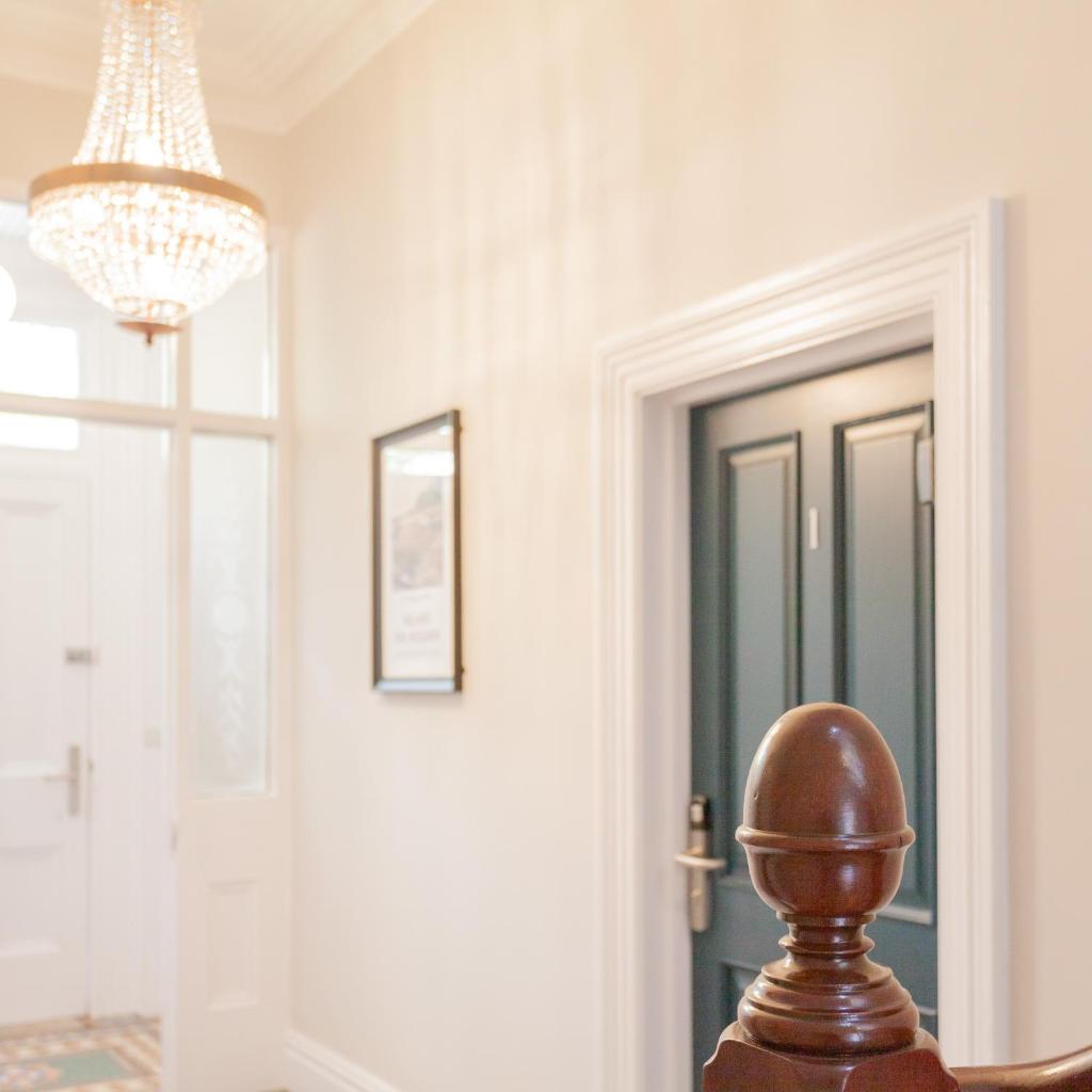 5 Star - The Ulsterville Residences - Free On-site Parking 8