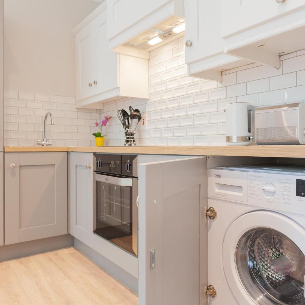 5 Star - The Ulsterville Residences - Free On-site Parking 4