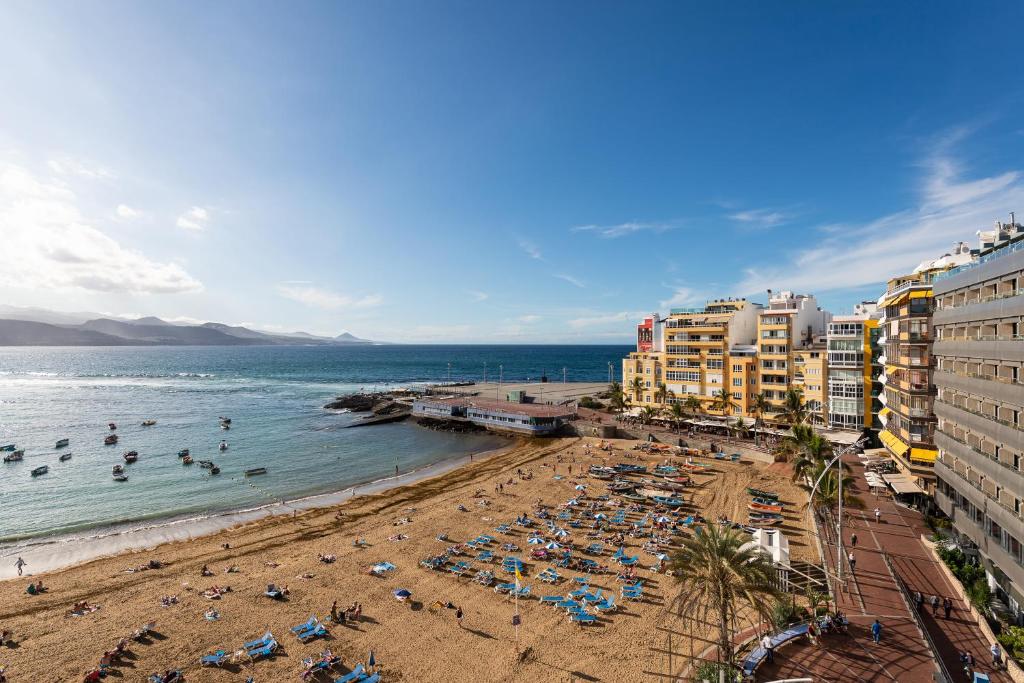 Living Las Canteras Homes - BRIGHT BEACHFRONT 6